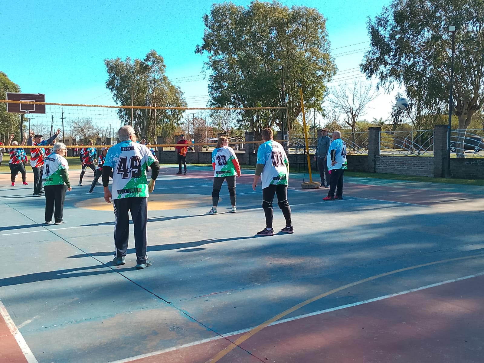 Adultos mayores de La Paz participaron de una jornada recreativa en Santa Elena
